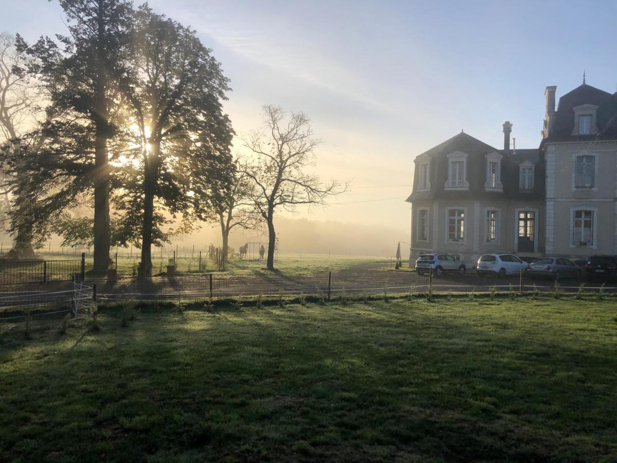 Chambre Romantique Dans Le Chateau De La Bouchatte Chazemais Exterior foto