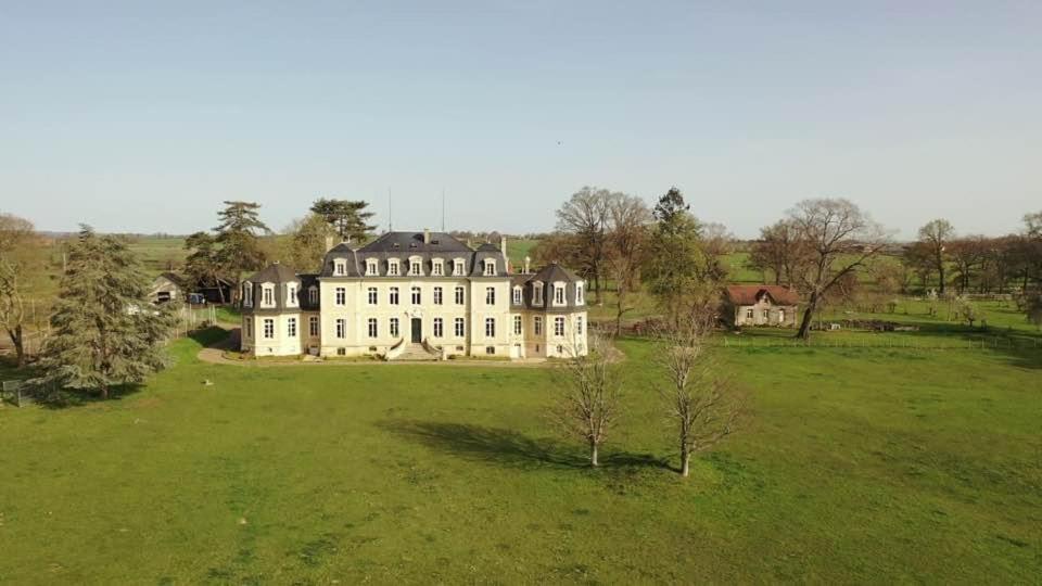 Chambre Romantique Dans Le Chateau De La Bouchatte Chazemais Exterior foto