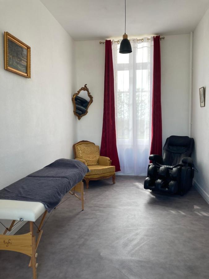 Chambre Romantique Dans Le Chateau De La Bouchatte Chazemais Exterior foto
